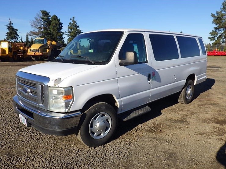 2011-ford-e350-image-1