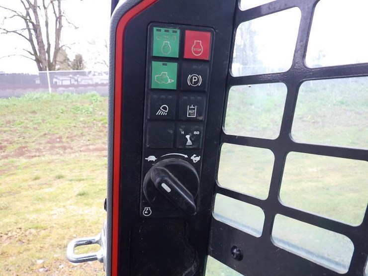 2025-bobcat-t76-image-29