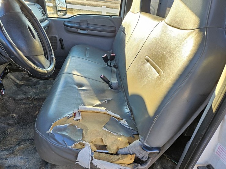 2003-ford-f550-image-19