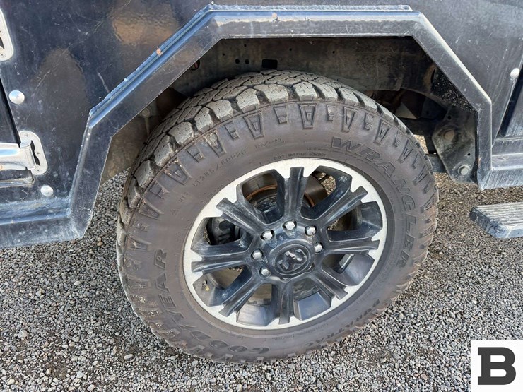 2015-dodge-2500-image-29