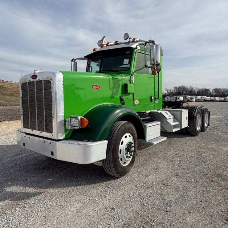 2021 PETERBILT 367