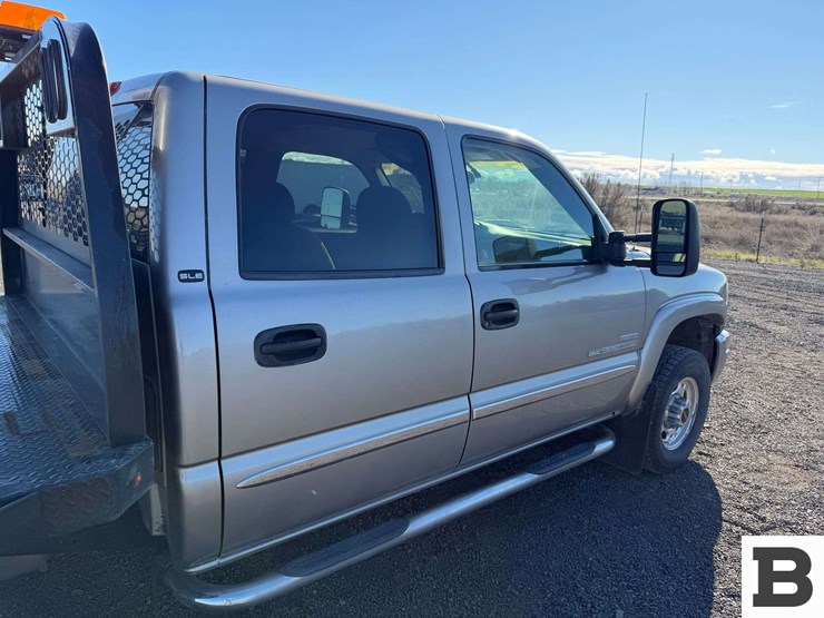 2003-gmc-2500-image-32