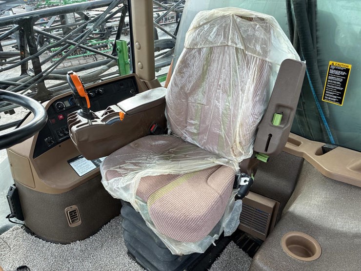 2014-john-deere-4830-image-68