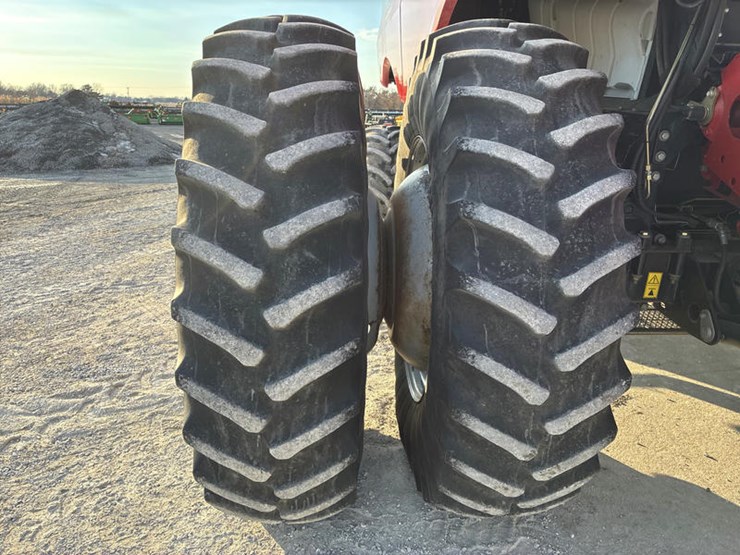 2010-case-ih-8120-image-37