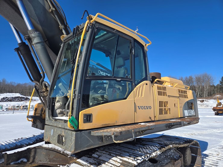 volvo-ec330-image-40