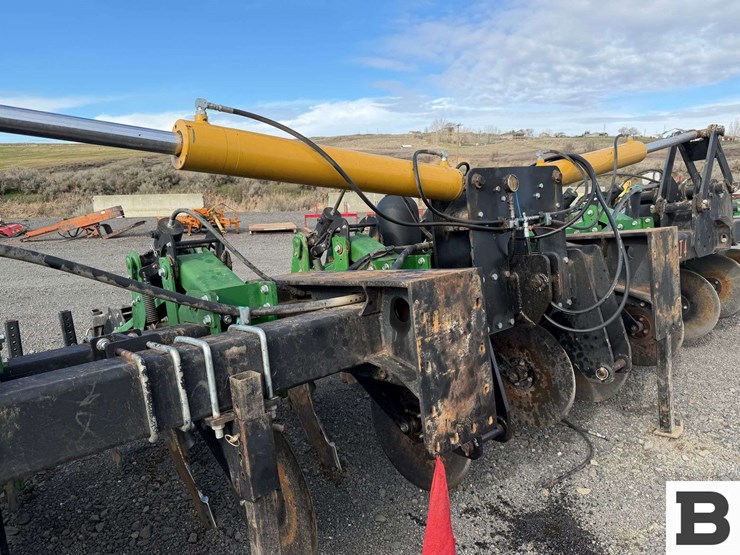 schlagel-mfg.-ripper,-implement-dolly,-great-plains-corn-planter-image-13