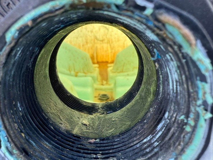 2610-gallon-center-drain-tank-poly-tank-image-12