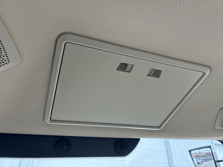 2021-john-deere-8rx-410-image-96