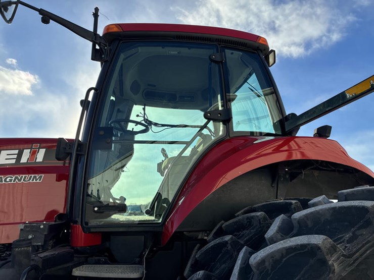 2011-case-ih-magnum-315-image-34
