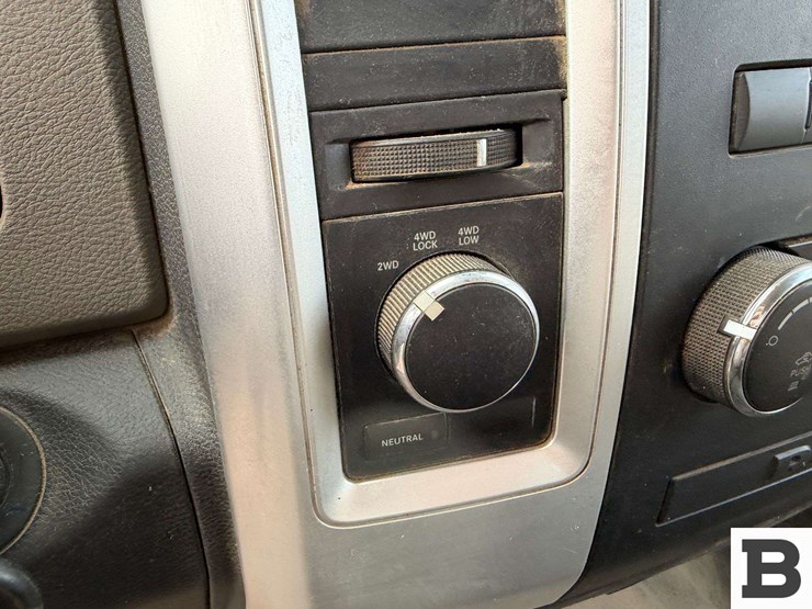 2012-dodge-2500-image-29