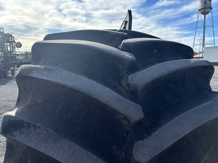 #114558-•-2)-tires-&-rims-1250/45-32-image-8