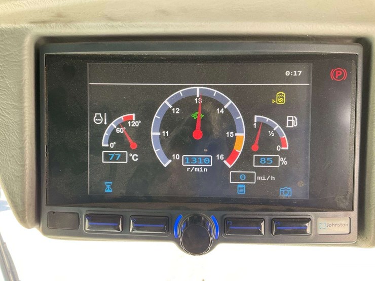 2018-johnston-c201-compact-street-sweeper-image-22