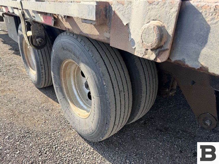 2014-pj-gooseneck-flatbed-trailer-image-31