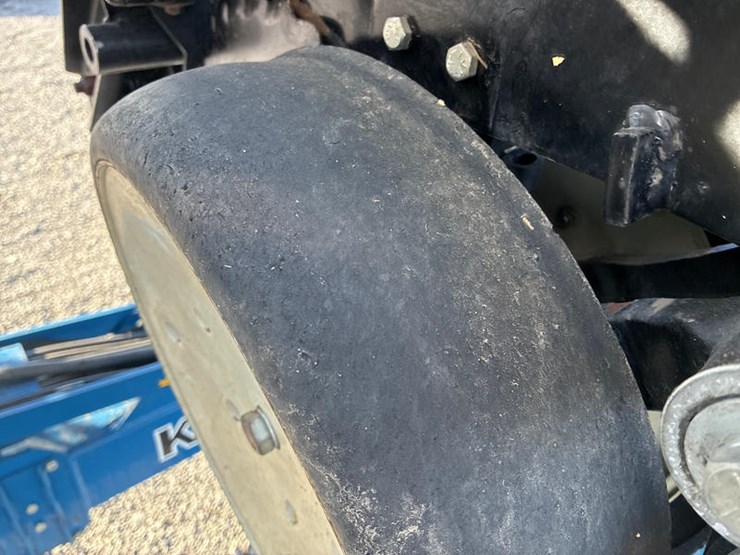 2010-kinze-3600-image-25