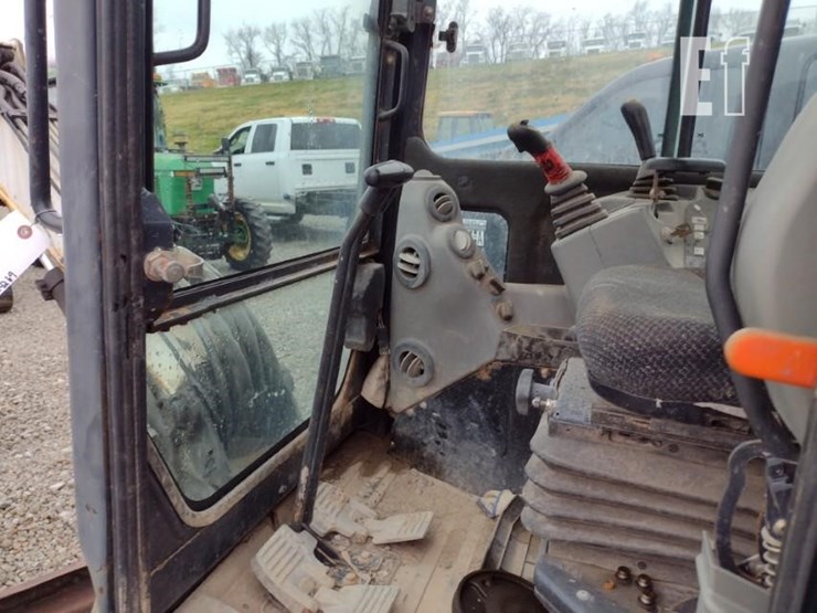 2011-bobcat-e35-image-12