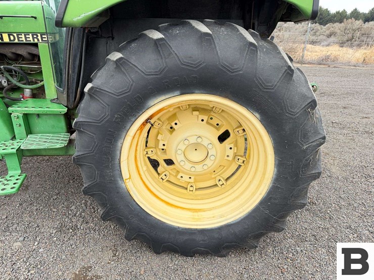 1983-john-deere-2350-image-24