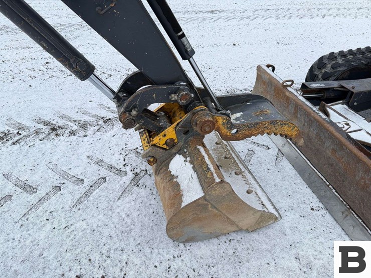 2017-deere-35g-image-8