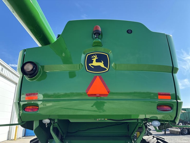 2013-john-deere-s670-image-14