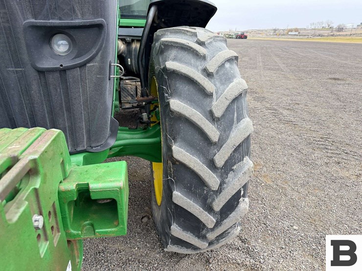 2012-john-deere-7260r-image-11