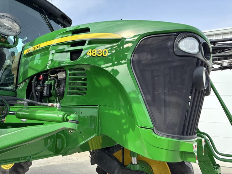 2014-john-deere-4830-image-14