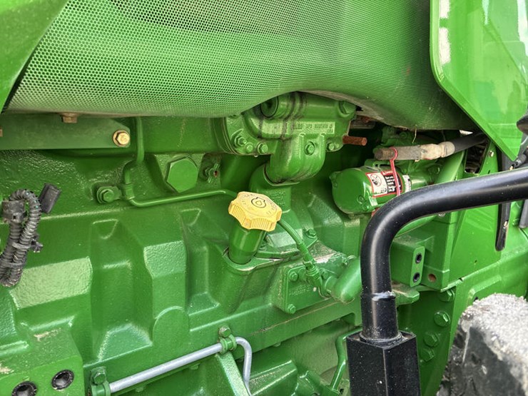 2012-john-deere-8260r-image-61