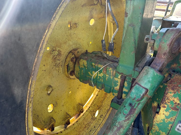 john-deere-4020-image-12