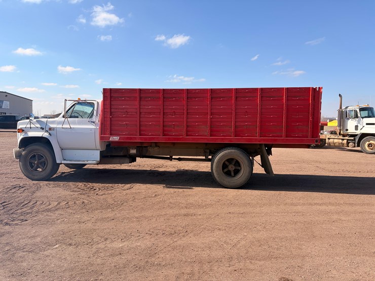 1987-gmc-7000-image-5