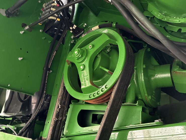 2014-john-deere-s680-image-46