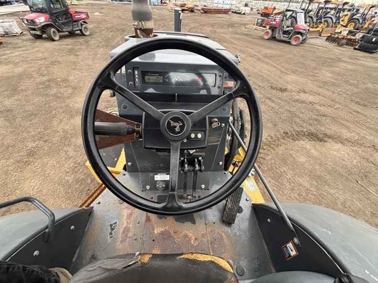 2017-deere-210lep-image-10