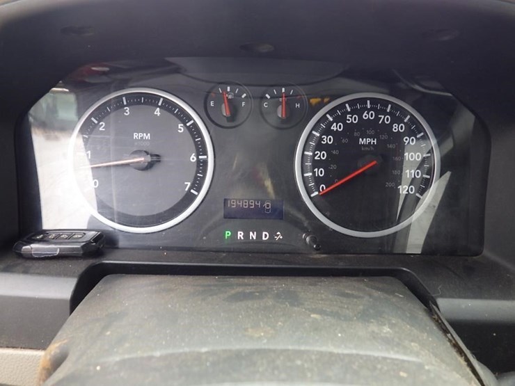 2011-dodge-1500-image-27