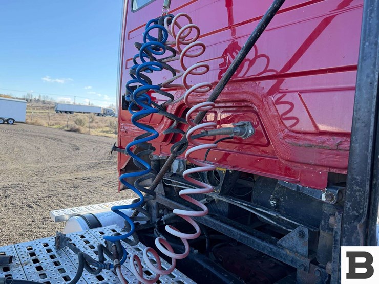 1986-freightliner-flc112-image-32