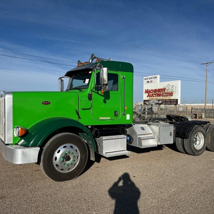 2023 PETERBILT 367