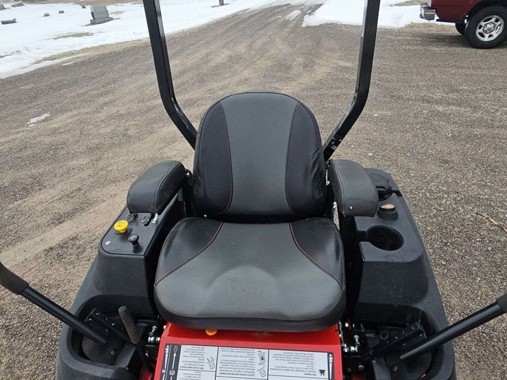 2022-ferris-is-600z-zero-turn-lawn-mower-image-34