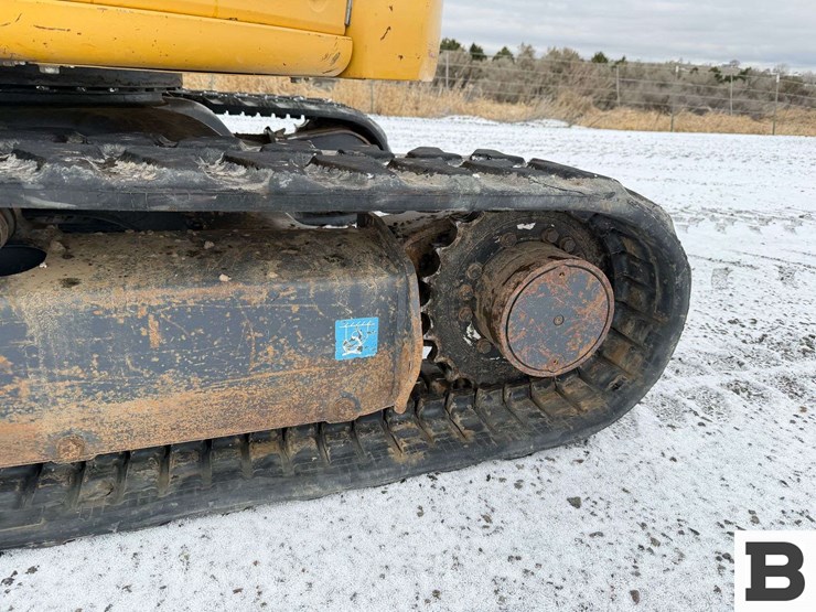 2017-deere-35g-image-21