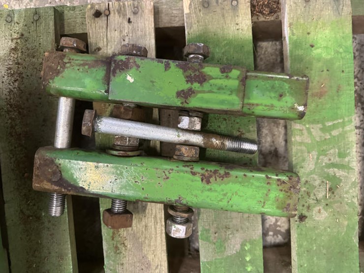 john-deere-100-image-5