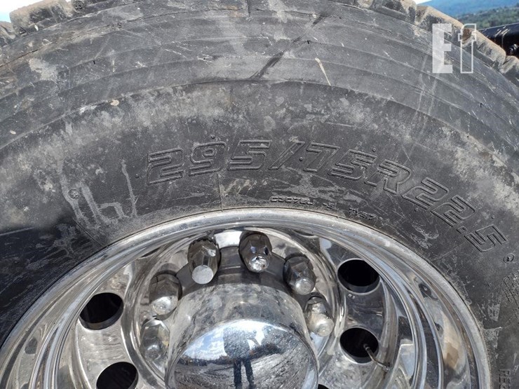 2007-peterbilt-379-image-25