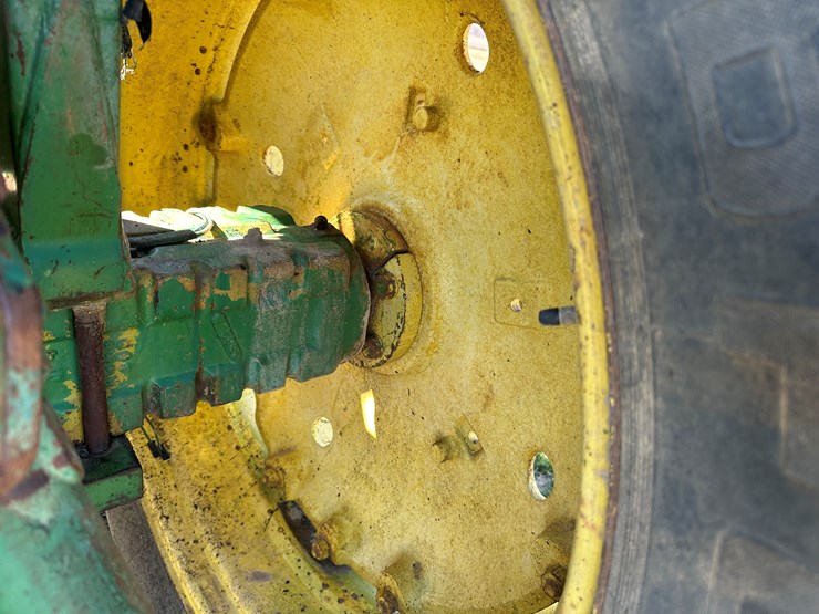 john-deere-4020-image-11