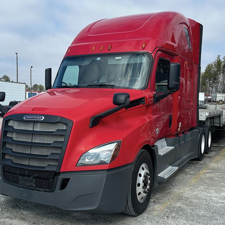 2018 FREIGHTLINER CASCADIA 126