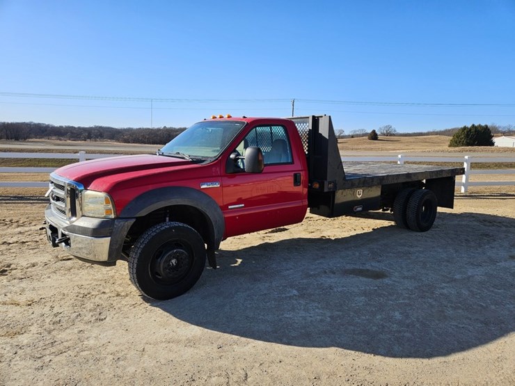 2005-ford-f550-image-1