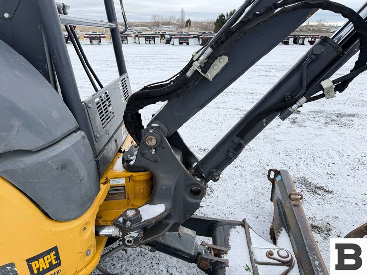 2017-deere-35g-image-28