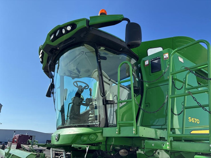 2013-john-deere-s670-image-19