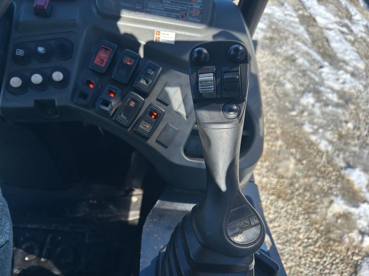 2018-kubota-r630-image-23