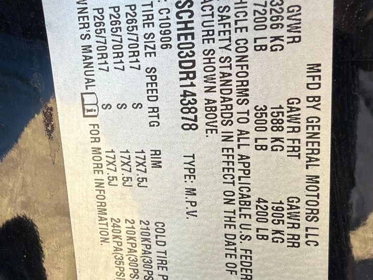 2013-chevrolet-suburban-image-26