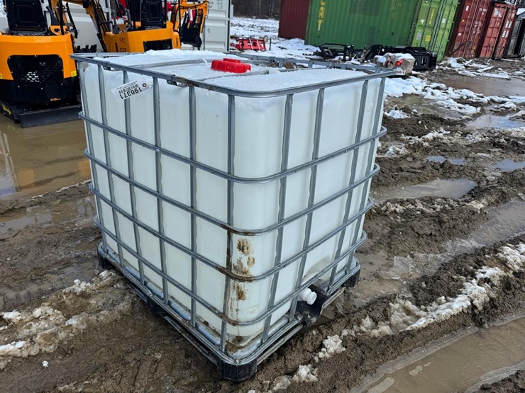 water-tank-tote-image-4