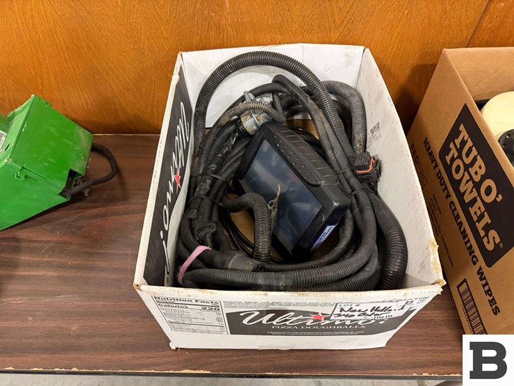 new-holland-340-image-54