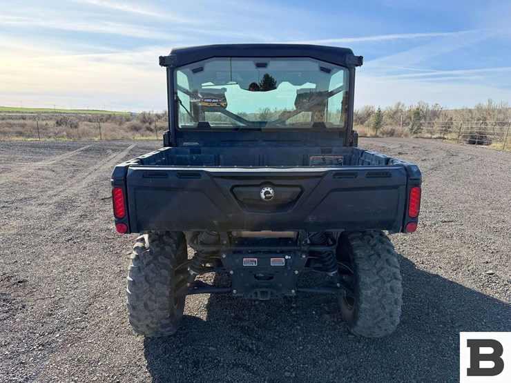 2023-can-am-defender-limited-hd10-atv-image-5
