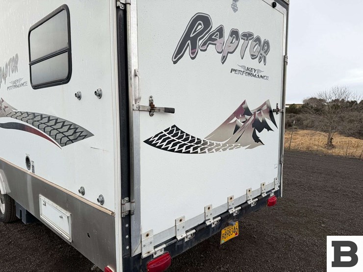 2006-raptor-3712ts-travel-trailer-image-26