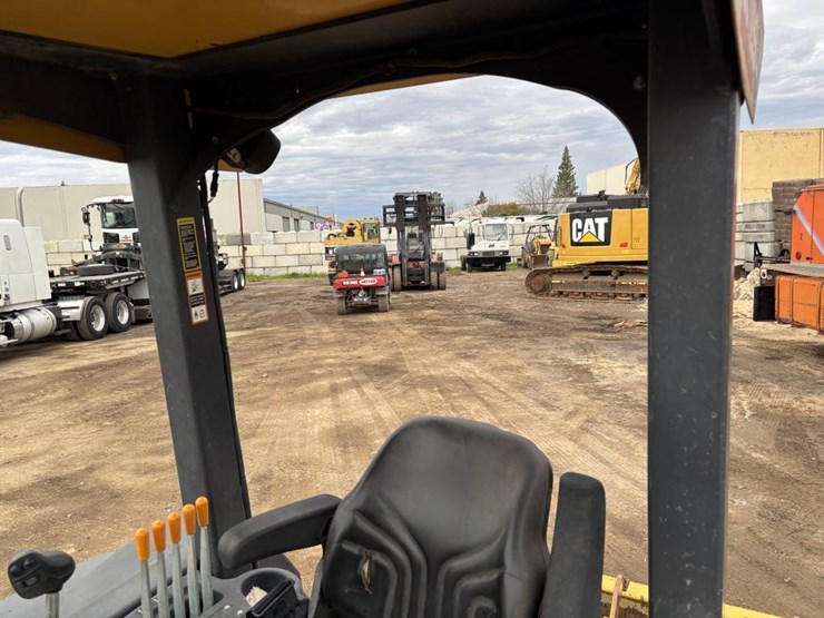 2018-deere-210lep-image-22