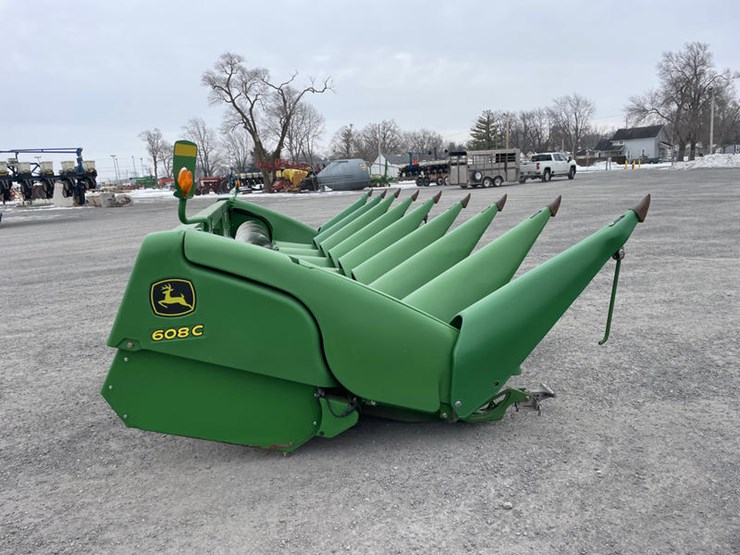 2012-john-deere-608c-image-1