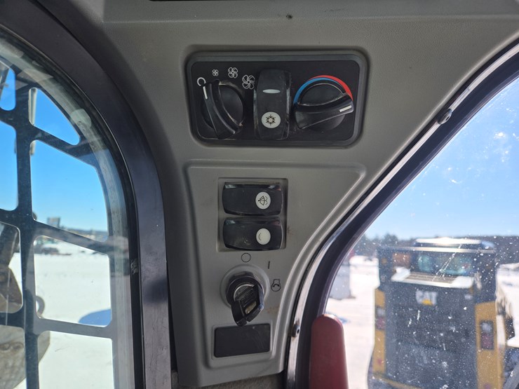 caterpillar-279d-image-47